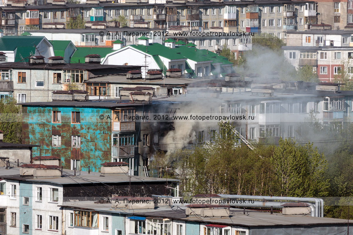 Камчатка фото: Пожар в городе Петропавловске-Камчатском! - Фоторепортаж,  новости полуострова Камчатка - Петропавловск-Камчатский, Камчатка фотография