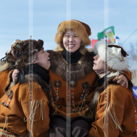 Фотографии выступления Государственного академического корякского национального ансамбля танца "Мэнго"